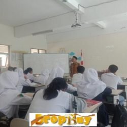 Almira siswi smp di jakarta