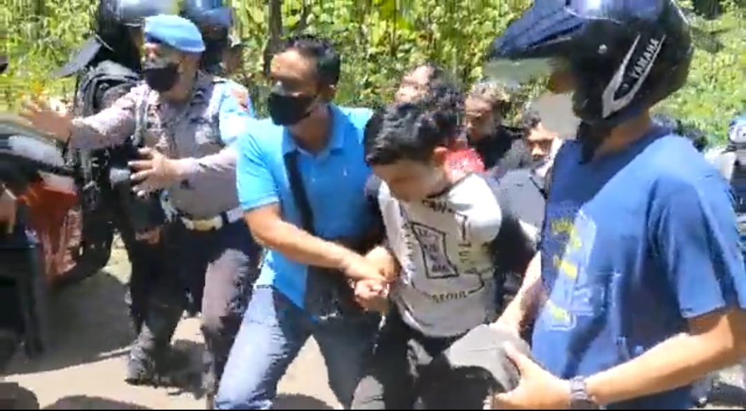 Batu Andesit Buntut Dari Wadas Menolak Tambang